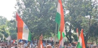 बस्ती के स्कूलों में गूंजा ‘भारत माता की जय:छात्रों ने निकाली तिरंगा यात्रा; समाजसेवी बोले- देश की एकता सर्वोच्च प्राथमिकता