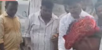 फरेंदा में पूर्व विधायक तिरंगा यात्रा में हुए शामिल:मंदिर परिसर की साफ-सफाई की, लोगों ने सराहा
