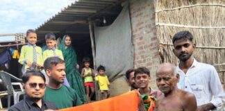 बस्ती में स्वतंत्रता दिवस पर तिरंगा वितरण:जमदा शाही गांव में ‘हर घर तिरंगा’ अभियान चलाया गया