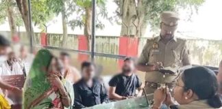 कोल्हुई थाने में सीओ ने फरियादियों की सुनीं जनसमस्याएं:समाधान दिवस पर निस्तारण के दिए दिशा-निर्देश, थाना परिसर का जायजा लिया