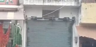 श्रावस्ती में पॉलीक्लिनिक में मरीज देख रहा था स्वीपर:खुद को बता रहा था डॉक्टर; छापेमारी में अस्पताल सील, FIR के निर्देश