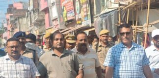 सोनौली में हाईवे के कट बंद:व्यापारियों में गुस्सा, आंदोलन की चेतावनी