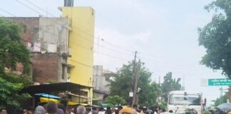 नौतनवा में दो घंटे भीषण जाम:अस्पताल से जयहिंद चौराहे तक वाहनों की लंबी कतार