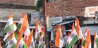 विधायक ने स्वतंत्रता दिवस के लिए निकाली रैली:श्रावस्ती के इकौना में बेचुबाबा तिराहे पर हुआ आयोजन