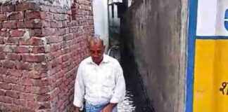 महराजगंज के तिलंग पुरवा में एक माह से जलभराव:कीचड़ से ग्रामीणों के पैरों में संक्रमण, आवागमन बाधित