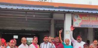 बस्ती के हरीश द्विवेदी बने भाजपा राष्ट्रीय महामंत्री:नियुक्ति पर बिशेषरगंज में कार्यकर्ताओं ने मनाया जश्न, बांटी मिठाई