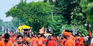 शिवभक्त अयोध्या से सरयू जल लेकर रवाना:बस्ती स्थित बाबा भद्रेश्वर नाथ धाम के लिए निकले