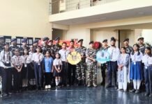 रक्षाबंधन के पावन अवसर पर 62वीं वाहिनी सशस्त्र सीमा बल, भिनगा में भाई-बहन के प्रेम, विश्वास एवं सामाजिक सौहार्द की भावना को बढ़ावा देने के उद्देश्य से रक्षाबंधन कार्यक्रम का आयोजन किया गया।