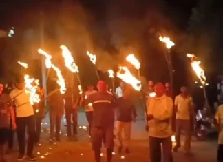 बिलकिसगंज में बिजली व्यवस्था के खिलाफ किसानों का फूटा गुस्सा, मशाल जुलूस निकालकर उग्र आंदोलन की चेतावनी