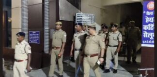 UP: पंडित दीनदयाल उपाध्याय जंक्शन पर शॉर्ट सर्किट से लगी आग, RPF-GRP की तत्परता से टला बड़ा हादसा