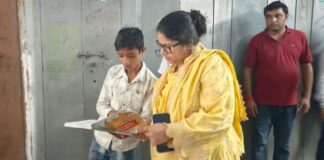 बच्चों के खाने में लापरवाही मिली तो ब्लैकलिस्ट होगा ठेकेदार…गोंडा में डीएम प्रियंका निरंजन ने 10 दिन में सुधार के दिए निर्देश