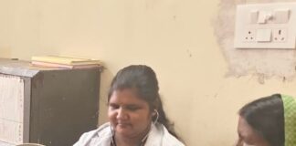 निचलौल के सीएचसी में मरीजों की भीड़, 400 का इलाज:वायरल फीवर और मौसमी बीमारियों से पीड़ित पहुंचे लोग