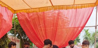 बस्ती में कांवड़ यात्रियों को मुफ्त दवा वितरण:विक्रमजोत में NH-27 पर लगे अस्थाई स्वास्थ्य शिविर