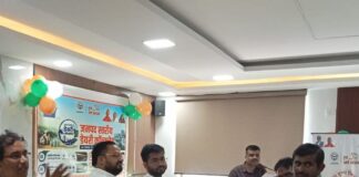 श्रावस्ती में डेयरी कॉन्क्लेव, ‘दूध से समृद्धि’ का मंत्र:आय बढ़ाने के लिए पशुपालकों को आधुनिक तकनीक से दुग्ध उत्पादन बढ़ाने पर दिया गया जोर