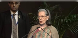 सोनिया ने मनमोहन सिंह के खिलाफ आरोपों को बताया राजनीति से प्रेरित