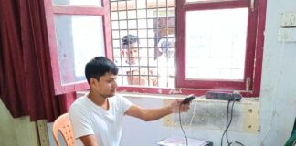 सिसवा यूनियन बैंक में आधार अपडेट सेवा:प्रतिदिन 50-60 लोगों को मिल रही सुविधा, बच्चों का नामांकन भी