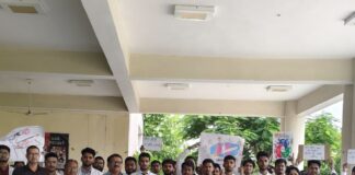नशा मुक्ति अभियान: एमबीबीएस छात्रों ने निकाली जागरूकता रैली:बस्ती में रामपुर चौराहे पर नशे के दुष्प्रभावों के प्रति किया जागरूक