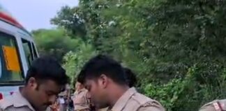 सड़क किनारे झाड़ी में मिला युवक का शव:गोरखपुर का रहने वाला था, बस्ती में 2 महीने से मामा के घर रुका था