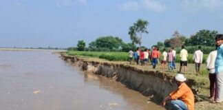 श्रावस्ती में राप्ती नदी में तेज कटान, फसलें बहीं:परसोत्तमपुर गांव के पास कई बीघे जमीन नदी में समाई