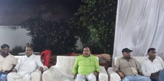 सपा विधायक ने ग्रामीण क्षेत्रों का दौरा किया:ब्रह्मभोज कार्यक्रम में शामिल होकर लोगों से मुलाकात की