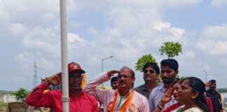 महराजगंज के KMC मेडिकल कॉलेज में 80वां स्वतंत्रता दिवस:राष्ट्रीय एकता का संदेश, ध्वजारोहण कर दी गई सलामी
