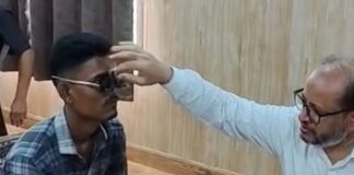इकौना में चालकों का नेत्र जांच शिविर:62 की जांच में 10 को चश्मे की जरूरत मिली