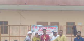 बस्ती की बेटियों ने हैंडबॉल में दिखाया दम:मंडलीय प्रतियोगिता से राज्य स्तर का टिकट पक्का