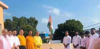स्वतंत्रता दिवस पर केशव भवन में ध्वजारोहण:आरएसएस कार्यालय में नगर संघ चालक ने राष्ट्रध्वज को किया नमन