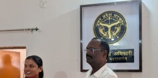 पनियरा की शिक्षिका ने शूटिंग में जीता रजत पदक:खंड शिक्षा अधिकारी ने शिक्षकों का गौरव बढ़ाने पर किया सम्मानित