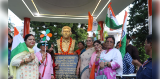 महापौर की मौजूदगी में इंदिरा नगर में निकली भव्य तिरंगा यात्रा