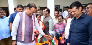 डिजिटल खबर बनी सहारा, दिव्यांग युवा को डिप्टी सीएम ने भेंट की ट्राई-साइकिल कहा- डिजिटल इंडिया की सार्थकता तकनीक को मानवीय संवेदनाओं और जनसेवा से जोड़ने में