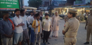 बारावफात पर्व को लेकर महुली पुलिस का गांव-गांव जनसंवाद