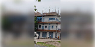 नहर रोड पर तीन मंजिला भवन को लेकर जांच की मांग