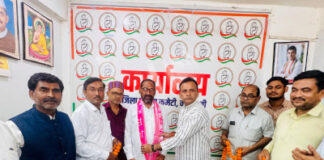 मनोज पटेल को राजीव गांधी पंचायतीराज संगठन का प्रदेश अध्यक्ष बनने पर कांग्रेसियों ने किया भव्य स्वागत