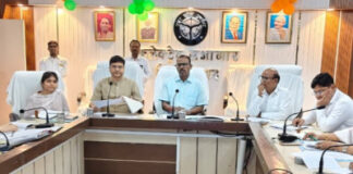 हर घर तिरंगा अभियान तैयारियों की कलेक्ट्रेट सभागार कक्ष में समीक्षा बैठक संपन्न