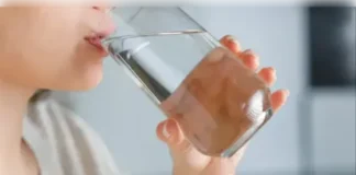 पानी कम पीने से शरीर को होते हैं ये नुकसान