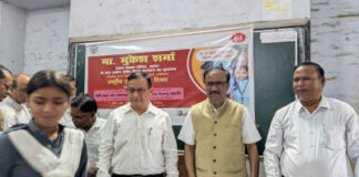 बच्चों को खिलाई गई एल्बेंडाजोल की दवा