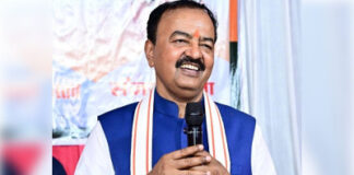 डिप्टी सीएम का तंज, ‘नेताजी की कमाई, सपा बहादुर ने गंवाई’